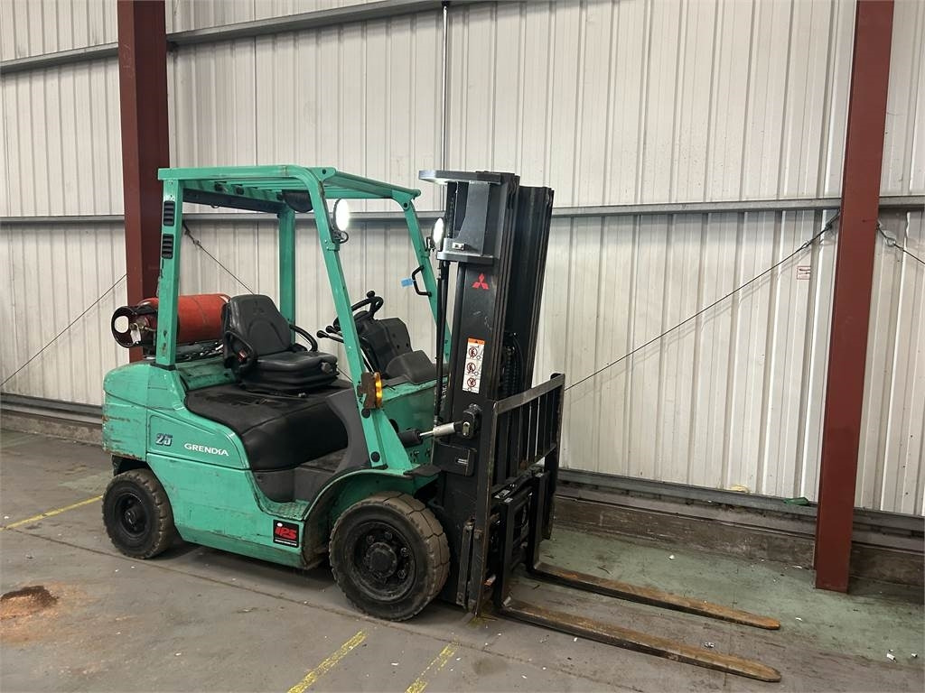 Mitsubishi FG25NT - Газокар: снимка 4 Mitsubishi FG25NT - Газокар: снимка 4