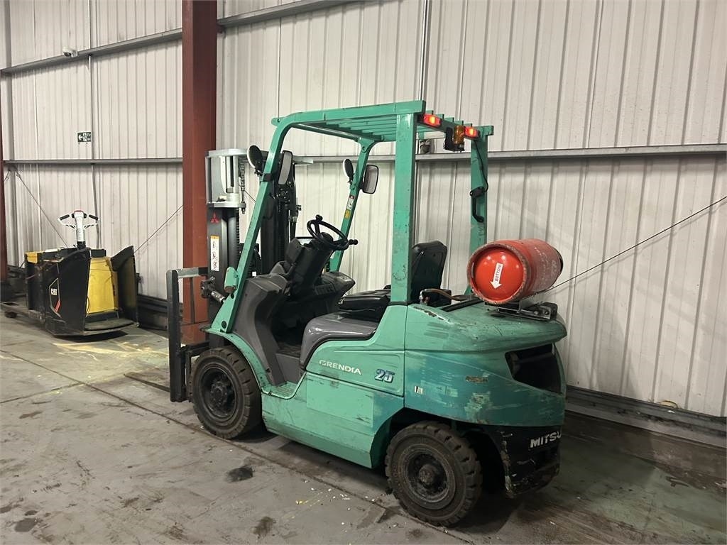 Mitsubishi FG25NT - Газокар: снимка 3 Mitsubishi FG25NT - Газокар: снимка 3