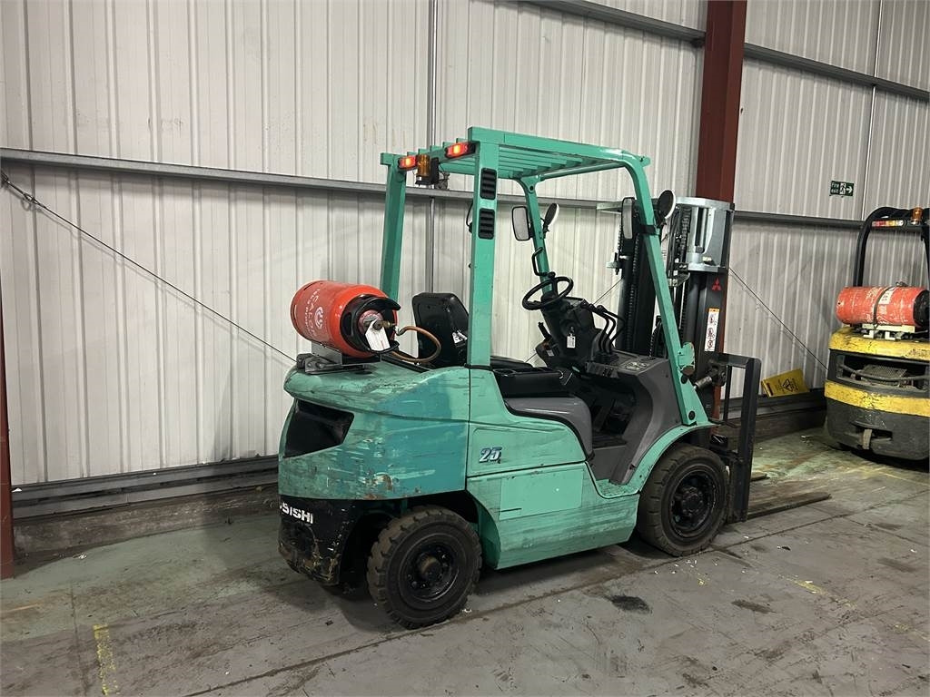 Mitsubishi FG25NT - Газокар: снимка 5 Mitsubishi FG25NT - Газокар: снимка 5