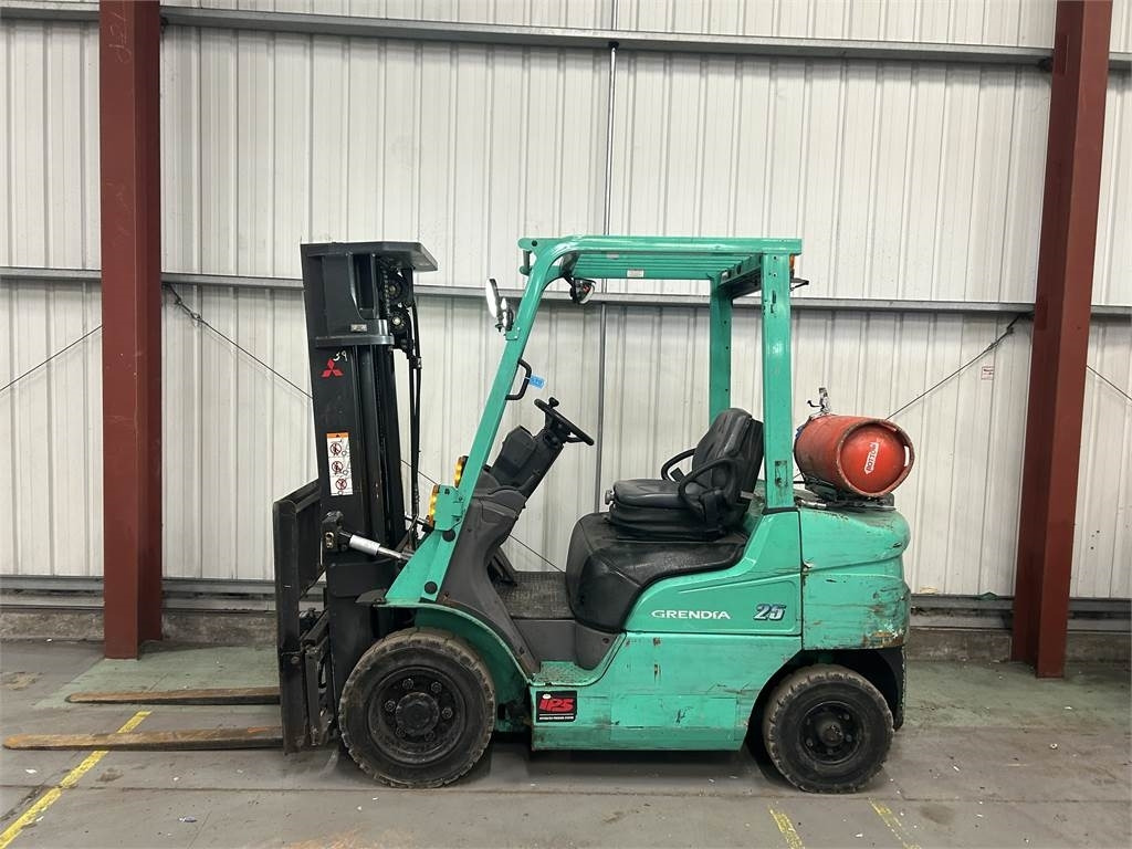 Mitsubishi FG25NT - Газокар: снимка 1 Mitsubishi FG25NT - Газокар: снимка 1