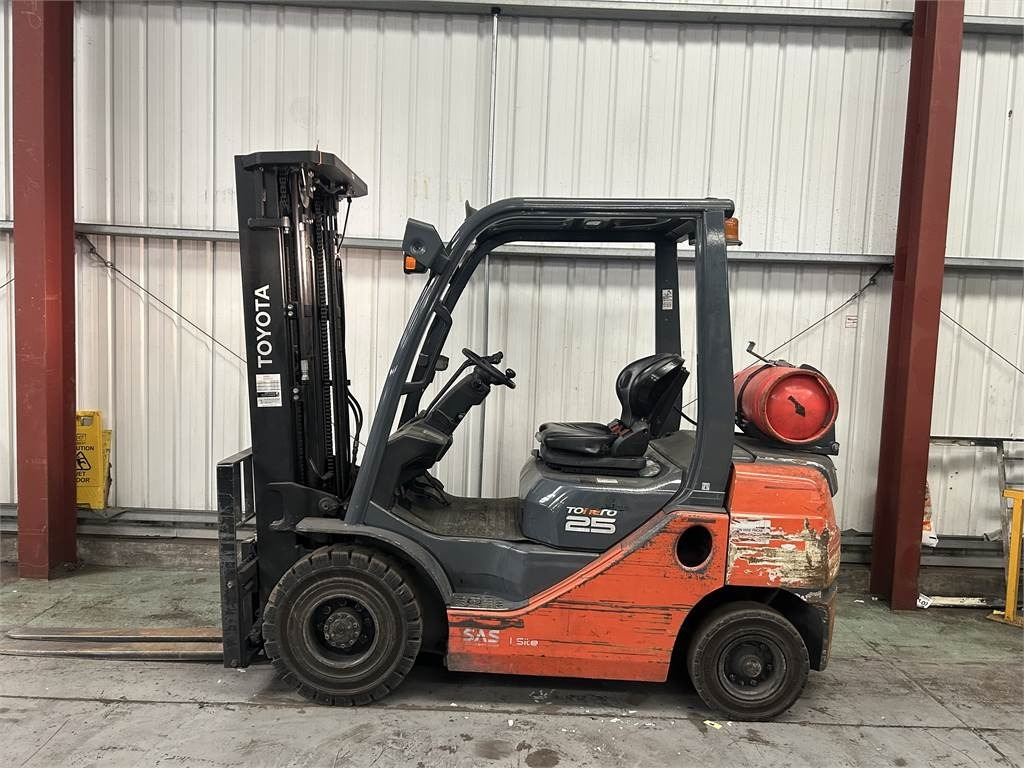 Toyota 02-8FGF25 - Газокар: снимка 1 Toyota 02-8FGF25 - Газокар: снимка 1