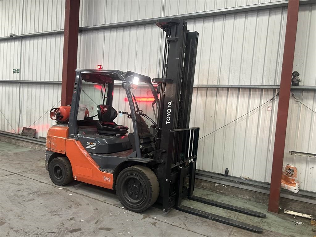 Toyota 02-8FGJF35 - Газокар: снимка 4 Toyota 02-8FGJF35 - Газокар: снимка 4