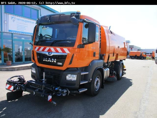 MAN TGS 18.400 4X2 BL Bucher OF 8000 RS Drehjet beid - Мотометачна машина: снимка 1 MAN TGS 18.400 4X2 BL Bucher OF 8000 RS Drehjet beid - Мотометачна машина: снимка 1