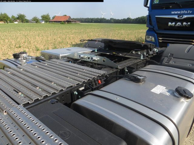 MAN TGX 18.460 4x2 LLS Kipphydraulik, Kompressor - Влекач: снимка 3 MAN TGX 18.460 4x2 LLS Kipphydraulik, Kompressor - Влекач: снимка 3