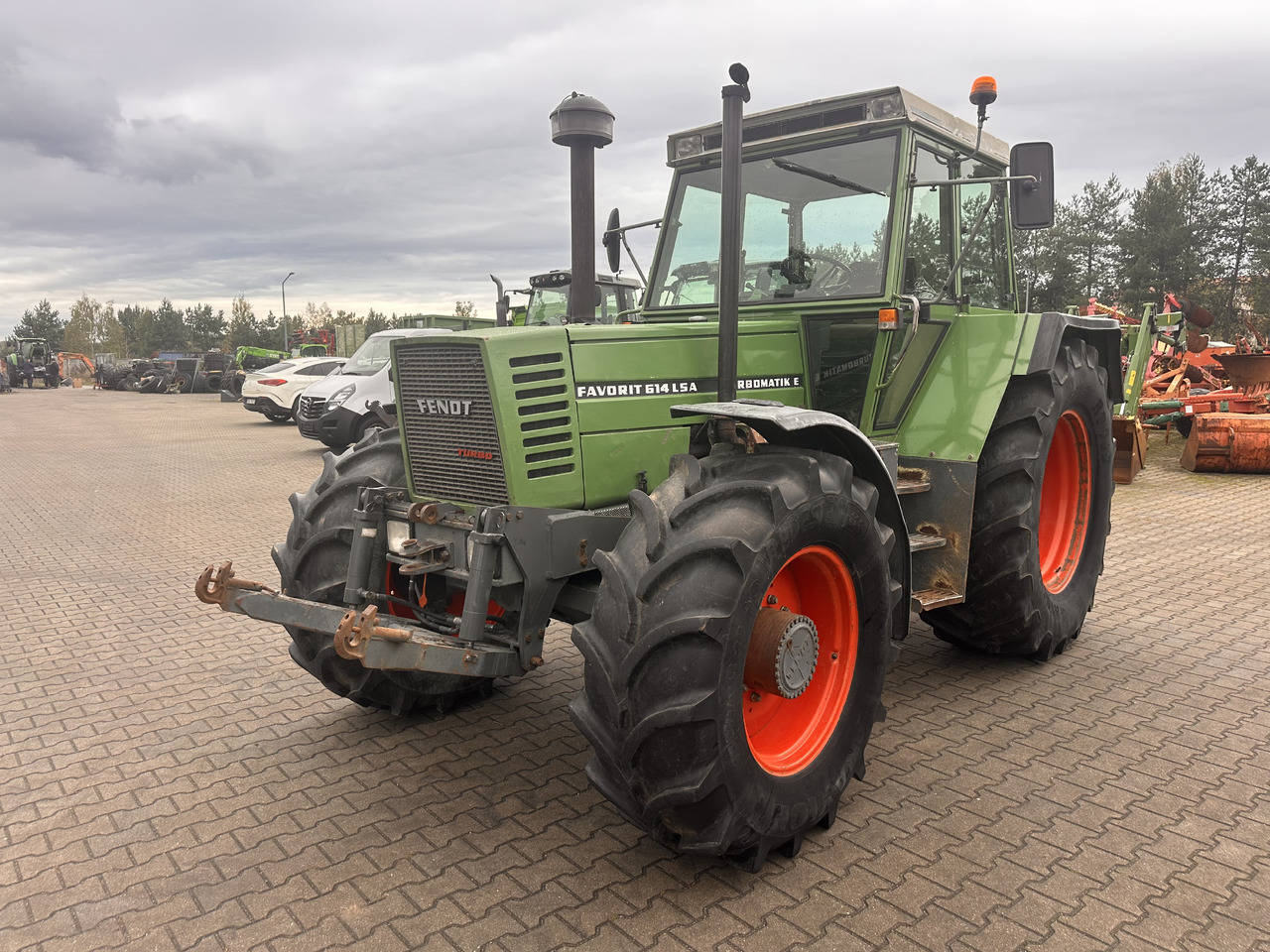 FENDT Favorit 614 LSA TURBOMATIK E - Трактор: снимка 2 FENDT Favorit 614 LSA TURBOMATIK E - Трактор: снимка 2