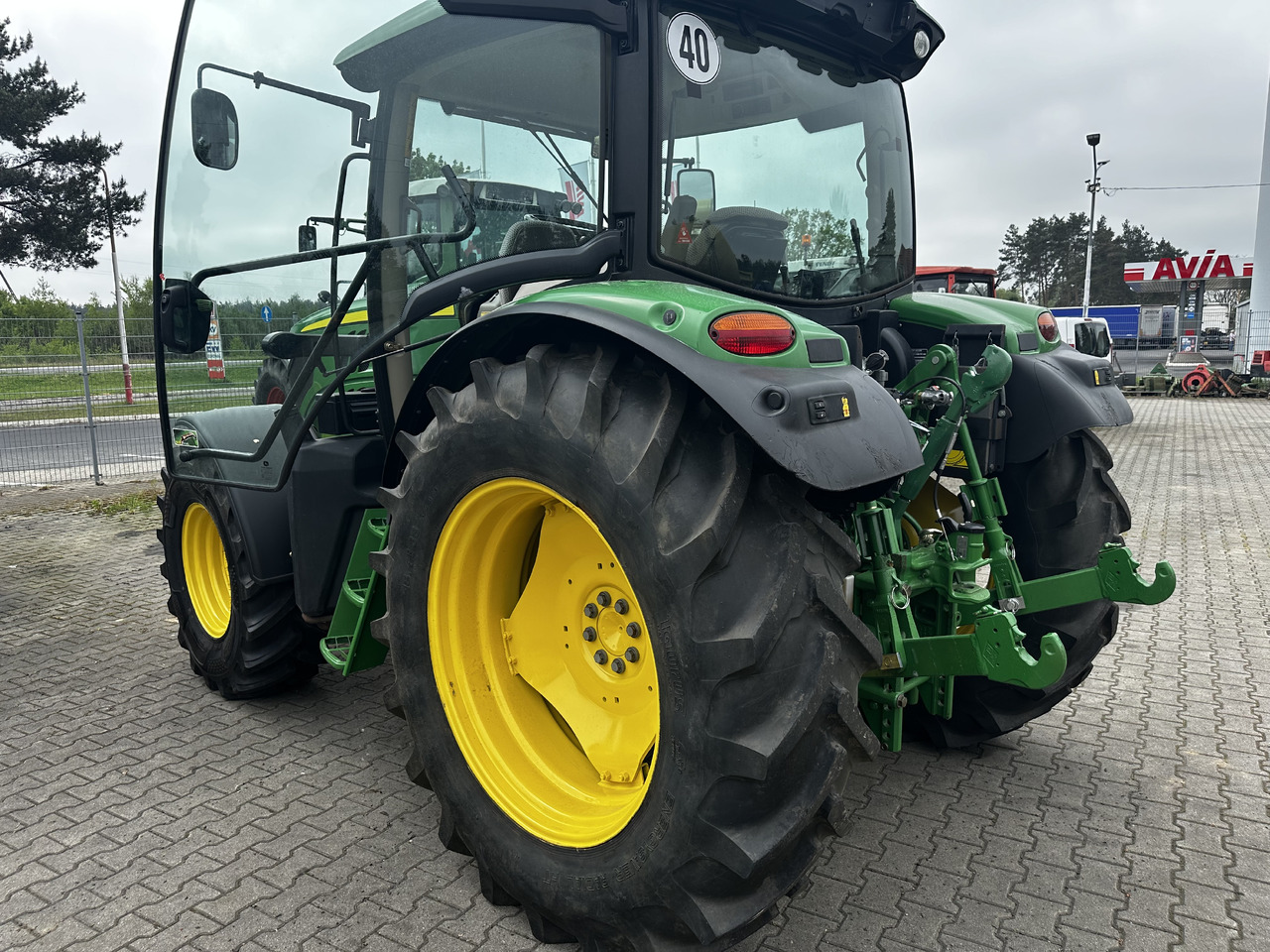 John Deere 6115R - Трактор: снимка 2 John Deere 6115R - Трактор: снимка 2