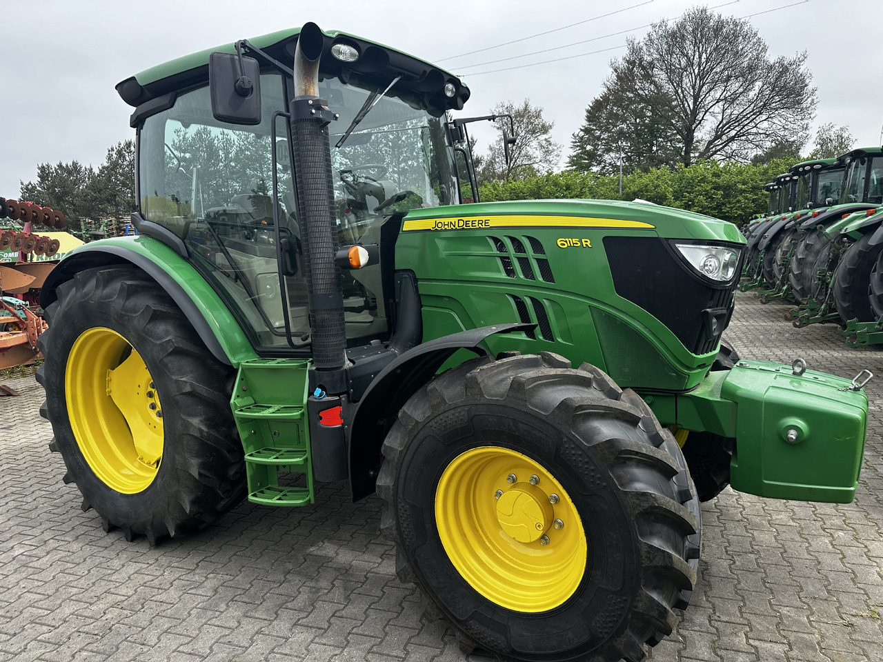 John Deere 6115R - Трактор: снимка 1 John Deere 6115R - Трактор: снимка 1