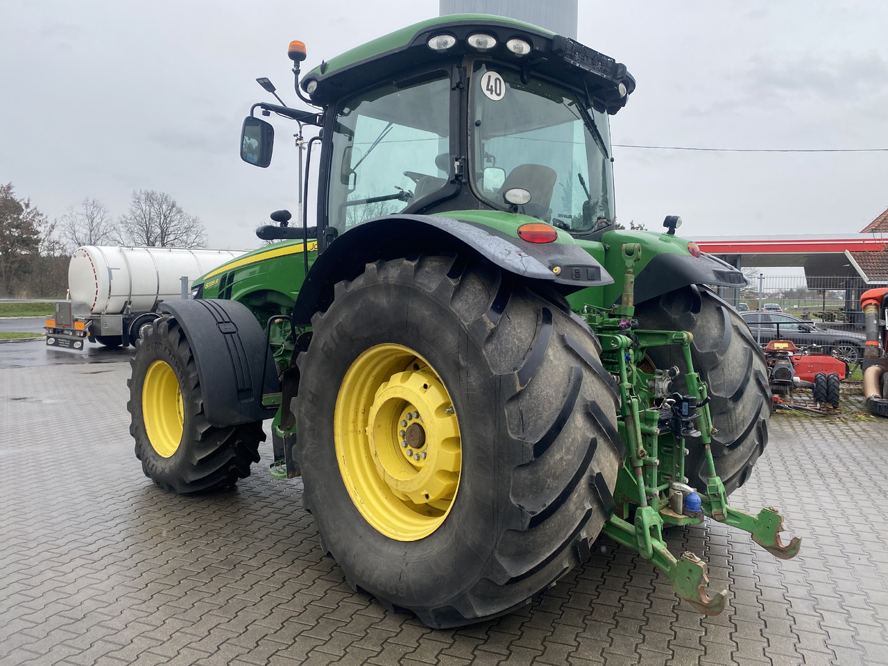 John Deere 8335 R AutoPower 50 km/h 370 PS - Трактор: снимка 5 John Deere 8335 R AutoPower 50 km/h 370 PS - Трактор: снимка 5