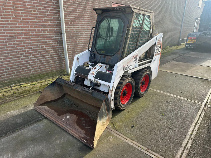 Bobcat 553 - Мини челен товарач: снимка 1 Bobcat 553 - Мини челен товарач: снимка 1