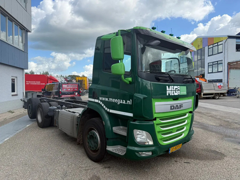 DAF CF 400 6X2 EURO 6 - ONLY 689.209 KM + STEERING AXLE - Шаси кабина: снимка 2 DAF CF 400 6X2 EURO 6 - ONLY 689.209 KM + STEERING AXLE - Шаси кабина: снимка 2