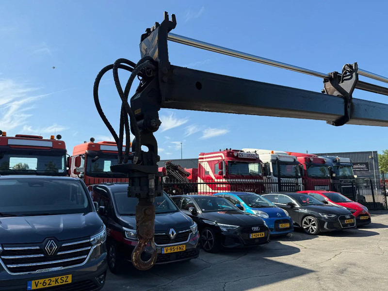 DAF CF 440 6X2 EURO 6 + HMF 3220-K5 REMOTE 5E & 6E FUNCTIE - Камион с кран: снимка 5 DAF CF 440 6X2 EURO 6 + HMF 3220-K5 REMOTE 5E & 6E FUNCTIE - Камион с кран: снимка 5