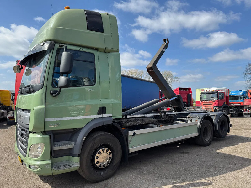 DAF CF 450 6X2 EURO 6 VDL 21T HOOK LIFTING AXLE - Мултилифт с кука камион: снимка 4 DAF CF 450 6X2 EURO 6 VDL 21T HOOK LIFTING AXLE - Мултилифт с кука камион: снимка 4