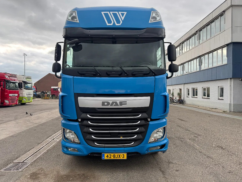 DAF XF 460 6X2 EURO 6 + FLOOR HANGER MOT 07-2026 - Камион с брезент: снимка 2 DAF XF 460 6X2 EURO 6 + FLOOR HANGER MOT 07-2026 - Камион с брезент: снимка 2