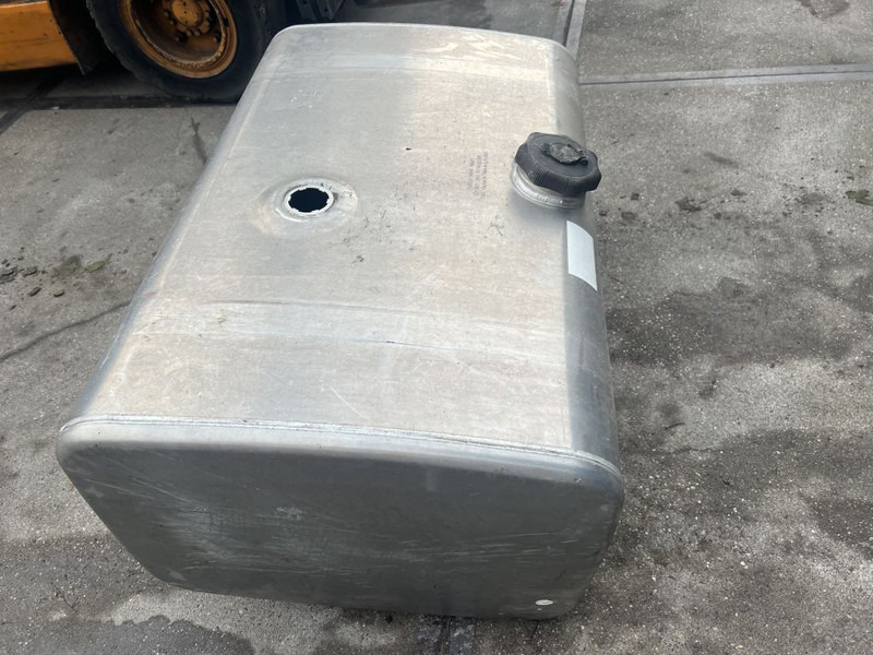 Diversen 460 liter brandstof tank - Резервоар за гориво за Камион: снимка 2 Diversen 460 liter brandstof tank - Резервоар за гориво за Камион: снимка 2