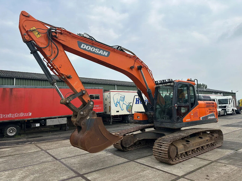 Doosan DX235LC 5 - ONLY 4226 HOURS - - Верижен багер: снимка 3 Doosan DX235LC 5 - ONLY 4226 HOURS - - Верижен багер: снимка 3