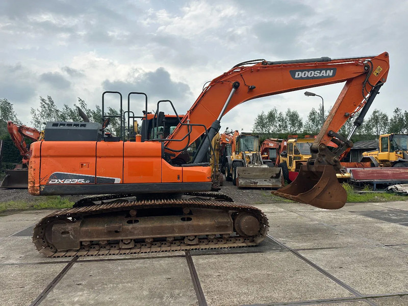 Doosan DX235LC 5 - ONLY 4226 HOURS - - Верижен багер: снимка 2 Doosan DX235LC 5 - ONLY 4226 HOURS - - Верижен багер: снимка 2