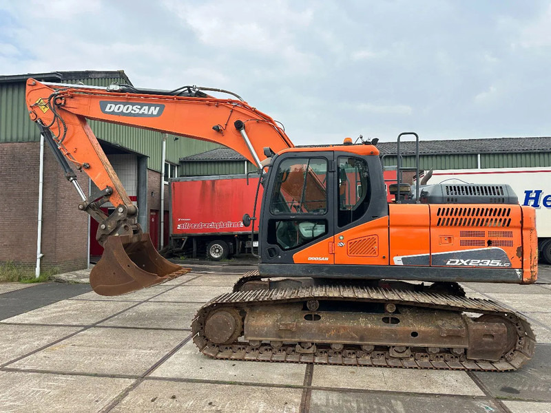 Doosan DX235LC 5 - ONLY 4226 HOURS - - Верижен багер: снимка 1 Doosan DX235LC 5 - ONLY 4226 HOURS - - Верижен багер: снимка 1