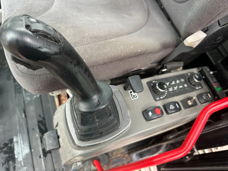 Лизинг на Hidromek HMK 230LC-4 CE, 700 MM PADS, CV, PIPED AUX PIPING,QH, AUTO LUBE, AC REVERSE CAMERA Hidromek HMK 230LC-4 CE, 700 MM PADS, CV, PIPED AUX PIPING,QH, AUTO LUBE, AC REVERSE CAMERA: снимка 9