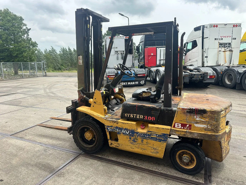 Hyster H3.00XL - 3 TONS - Дизелов мотокар: снимка 2 Hyster H3.00XL - 3 TONS - Дизелов мотокар: снимка 2