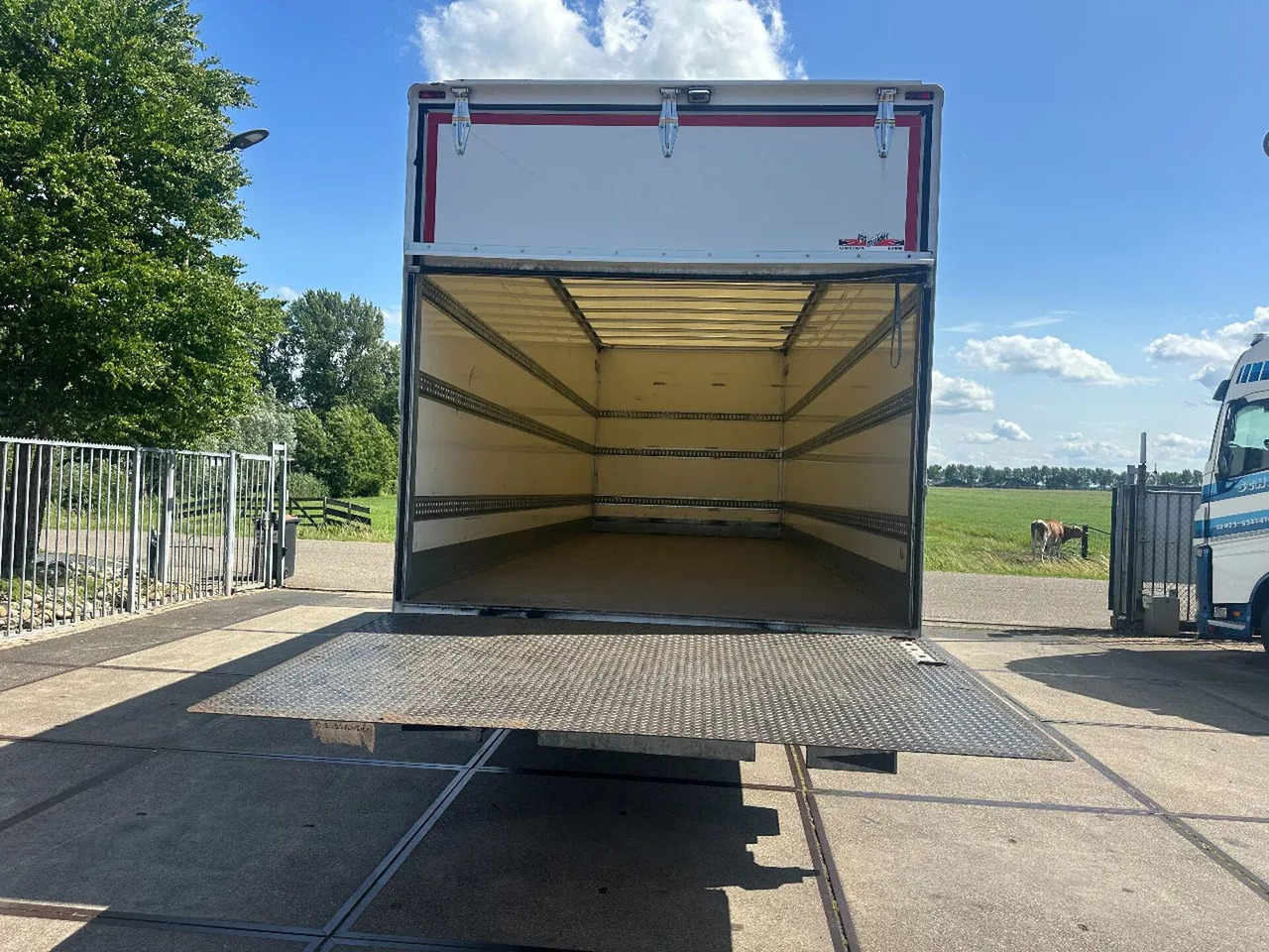 Iveco ML 150 -220, DHOLLANDIA LIFT, BOX 760X250X250 CM - Камион фургон: снимка 5 Iveco ML 150 -220, DHOLLANDIA LIFT, BOX 760X250X250 CM - Камион фургон: снимка 5