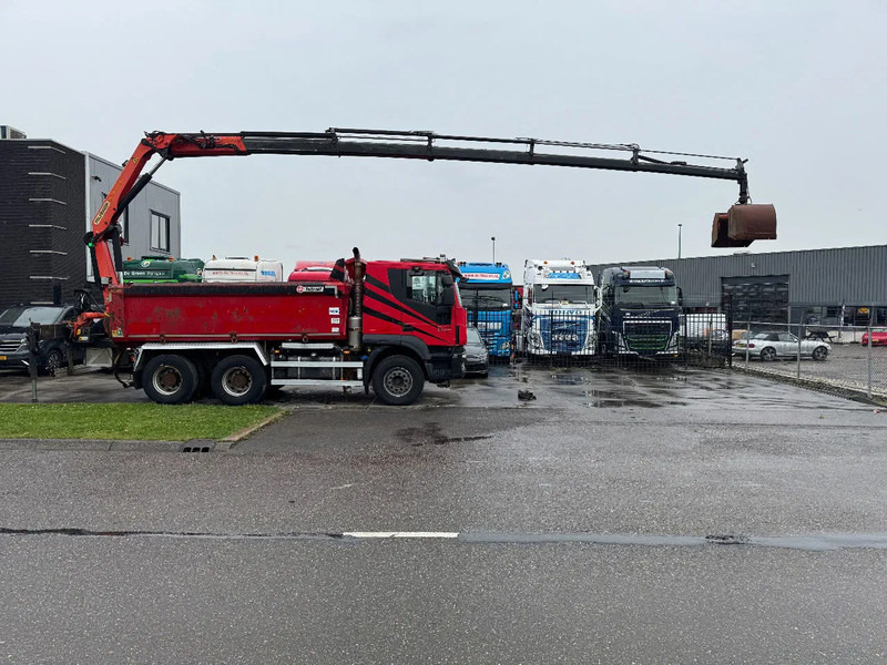 Iveco Trakker 500 6X4 EURO 6 KIPPER + PALFINGER PK18002 FULL STEEL - Камион с кран: снимка 4 Iveco Trakker 500 6X4 EURO 6 KIPPER + PALFINGER PK18002 FULL STEEL - Камион с кран: снимка 4