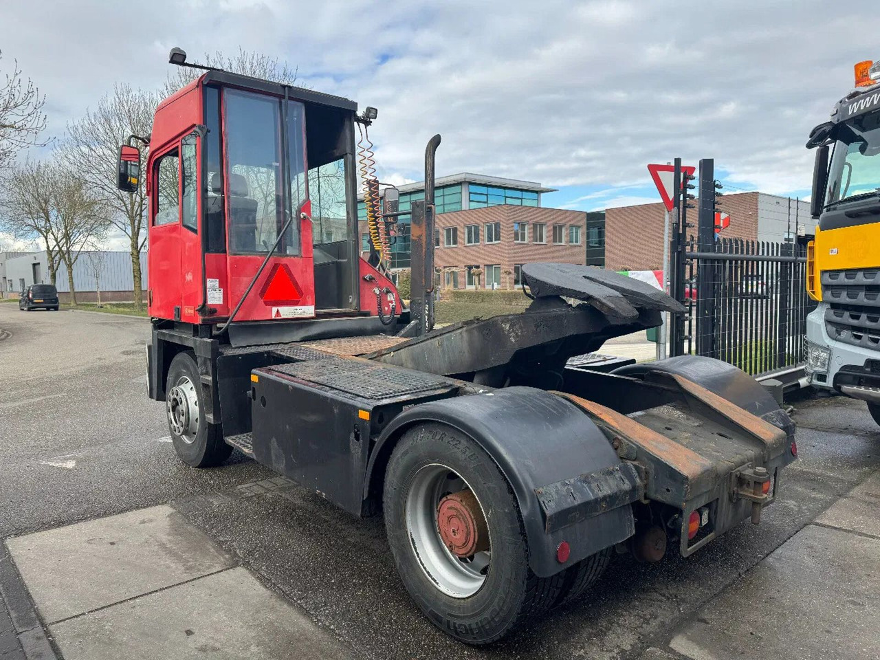 Лизинг на  Kalmar TT612D 4X2 Kalmar TT612D 4X2: снимка 6