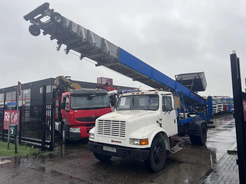 International 4600 4x2 210HP + TEUPEN hyLIFT - Камион: снимка 1 International 4600 4x2 210HP + TEUPEN hyLIFT - Камион: снимка 1