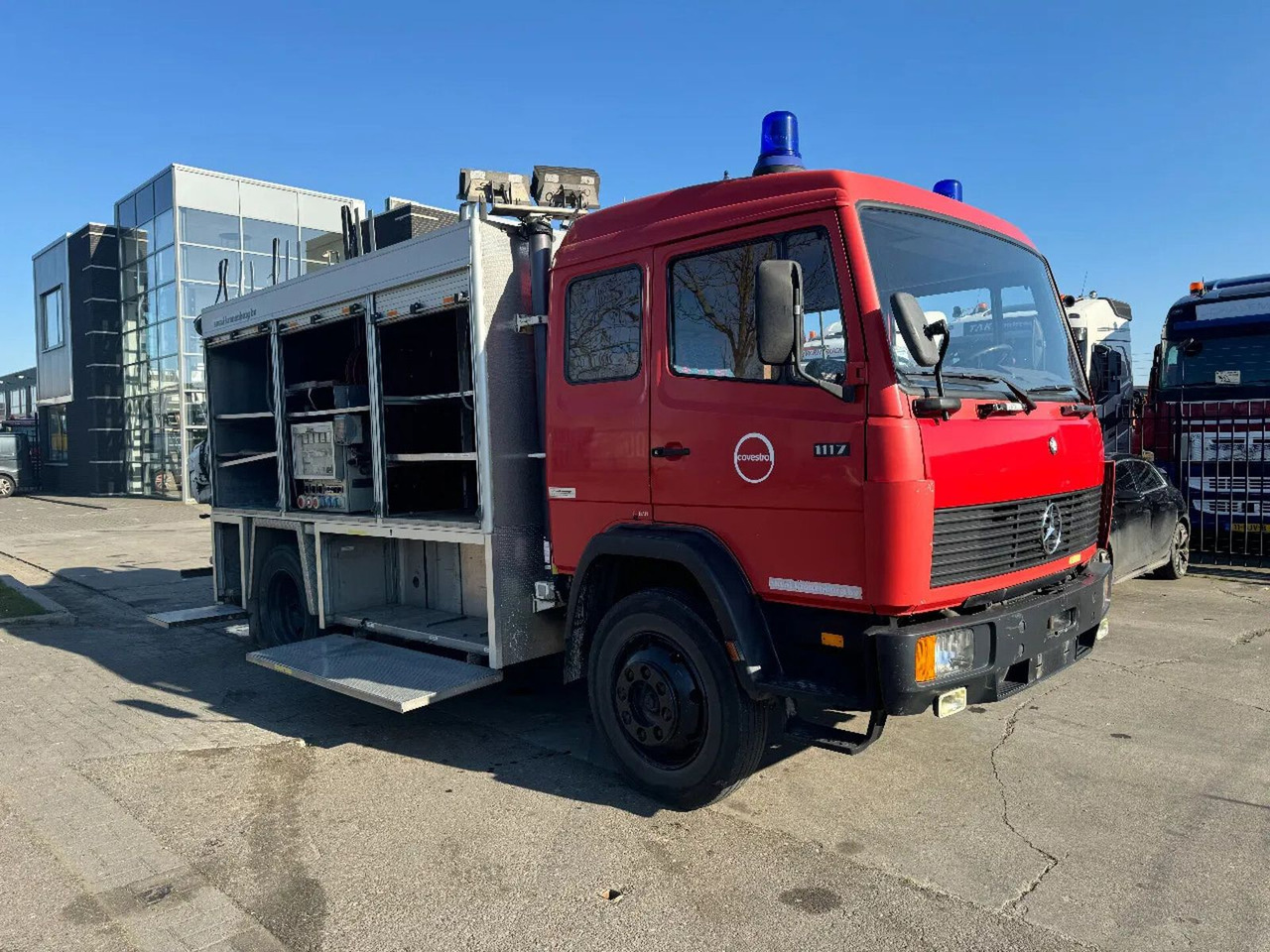 Mercedes-Benz 1117 4X2 FIRE TRUCK HIAB 050A ONLY 105787 KM - Камион, Камион с кран: снимка 5 Mercedes-Benz 1117 4X2 FIRE TRUCK HIAB 050A ONLY 105787 KM - Камион, Камион с кран: снимка 5