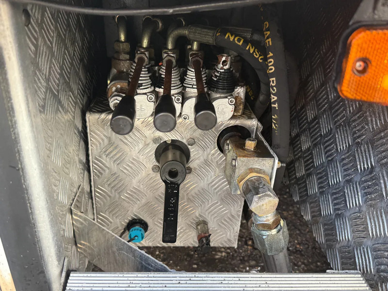 Камион пътна помощ MAN TGA 18.430 4X2 + 3x WINCH + TACK 2 AXLE - YEAR 2007: снимка 14