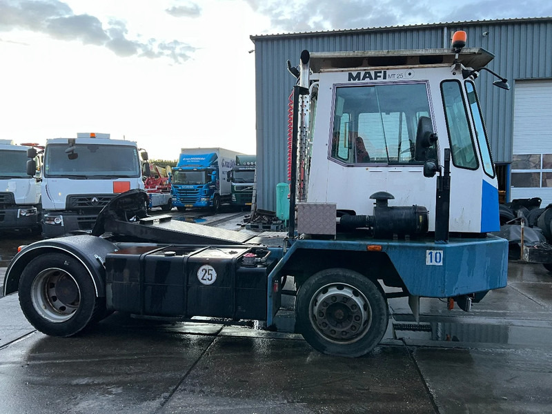 Mafi MT25T131C 4X2 *GEARBOX DON'T GO IN REVERSE* MT25T131C - Терминален влекач: снимка 4 Mafi MT25T131C 4X2 *GEARBOX DON'T GO IN REVERSE* MT25T131C - Терминален влекач: снимка 4
