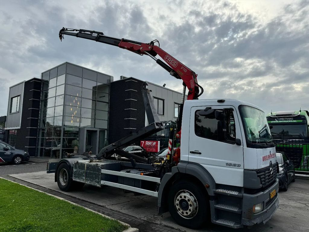 Mercedes-Benz Atego 1923 + 2011 FASSI F110 + 2011 VDS HOOKLIFT - Камион с кран, Мултилифт с кука камион: снимка 1 Mercedes-Benz Atego 1923 + 2011 FASSI F110 + 2011 VDS HOOKLIFT - Камион с кран, Мултилифт с кука камион: снимка 1
