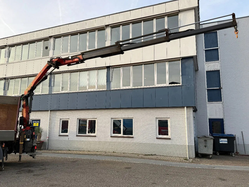 Scania G370 4X4 EURO 6 + 3-SIDE TIPPER + PALFINGER PK9002 + REMOTE - Камион с кран: снимка 4 Scania G370 4X4 EURO 6 + 3-SIDE TIPPER + PALFINGER PK9002 + REMOTE - Камион с кран: снимка 4