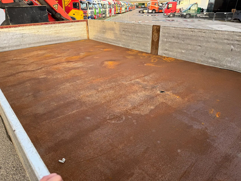 Лизинг на Scania G370 4X4 EURO 6 + 3-SIDE TIPPER + PALFINGER PK9002 + REMOTE Scania G370 4X4 EURO 6 + 3-SIDE TIPPER + PALFINGER PK9002 + REMOTE: снимка 18