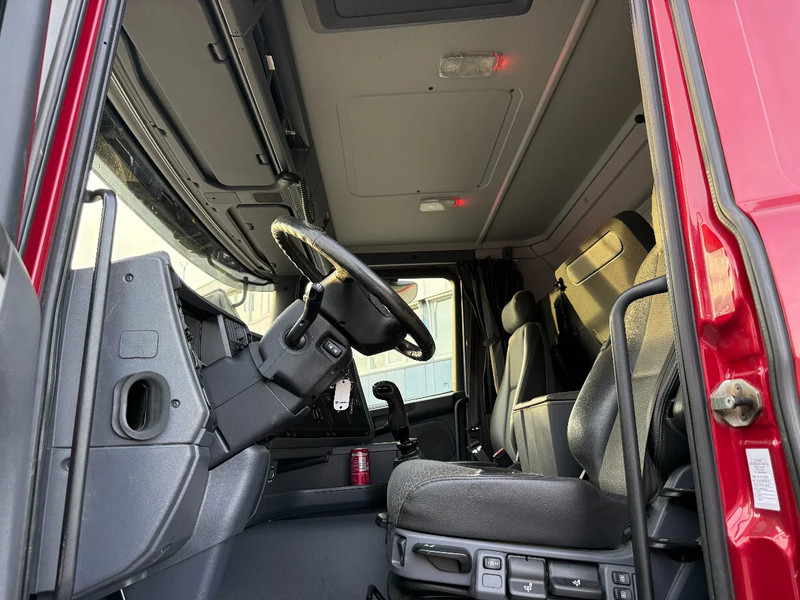 Лизинг на Scania G370 4X4 EURO 6 + 3-SIDE TIPPER + PALFINGER PK9002 + REMOTE Scania G370 4X4 EURO 6 + 3-SIDE TIPPER + PALFINGER PK9002 + REMOTE: снимка 19