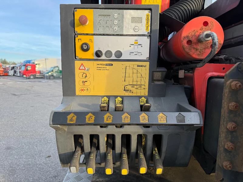 Лизинг на Scania G370 4X4 EURO 6 + 3-SIDE TIPPER + PALFINGER PK9002 + REMOTE Scania G370 4X4 EURO 6 + 3-SIDE TIPPER + PALFINGER PK9002 + REMOTE: снимка 6