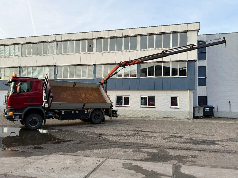 Scania G370 4X4 EURO 6 + 3-SIDE TIPPER + PALFINGER PK9002 + REMOTE - Самосвал камион, Камион с кран: снимка 3 Scania G370 4X4 EURO 6 + 3-SIDE TIPPER + PALFINGER PK9002 + REMOTE - Самосвал камион, Камион с кран: снимка 3