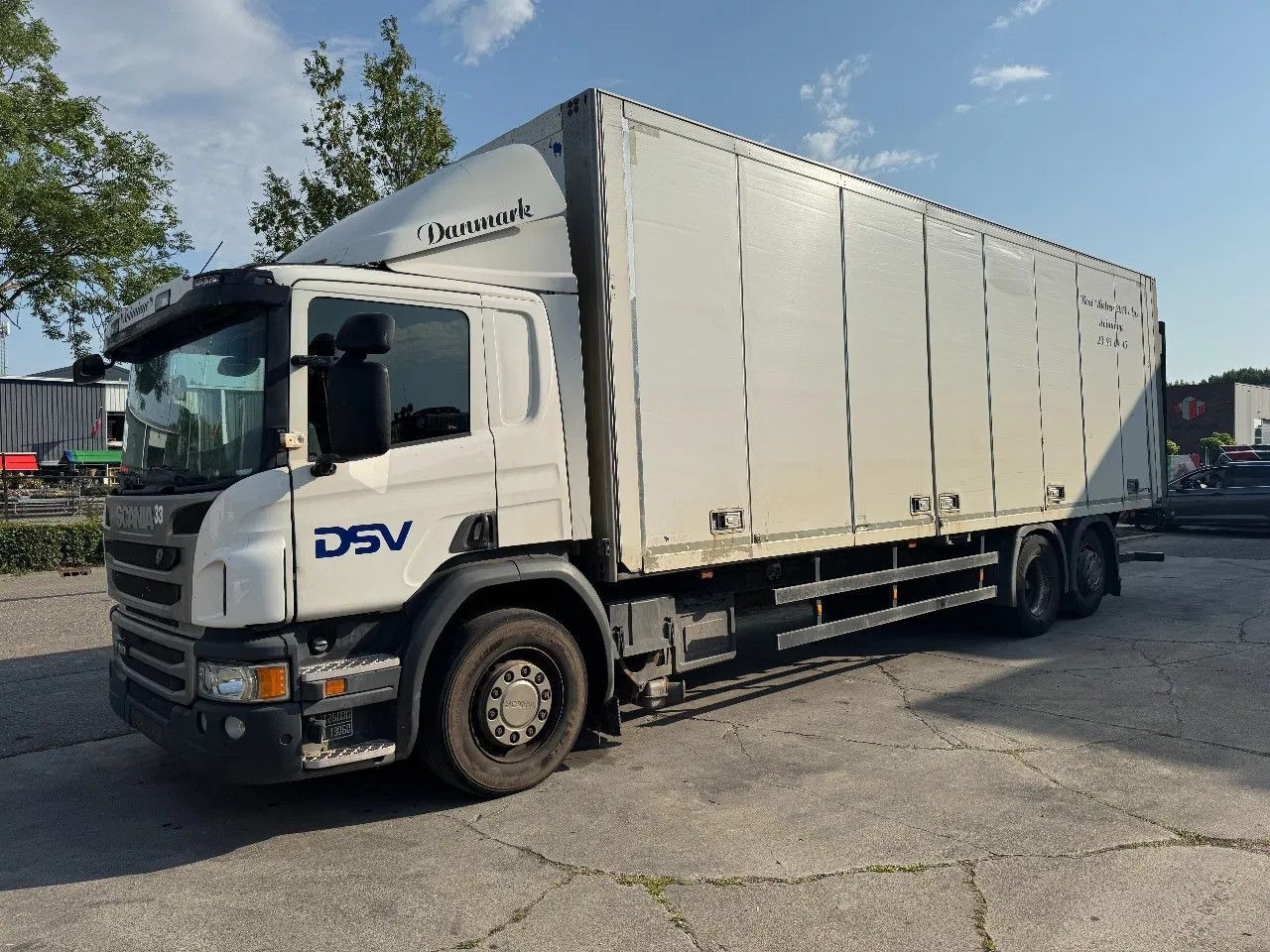 Scania P280 6X2 SCHMITZ BOX + ZEPRO 2000KG LIFT EURO 6 - Камион фургон: снимка 1 Scania P280 6X2 SCHMITZ BOX + ZEPRO 2000KG LIFT EURO 6 - Камион фургон: снимка 1