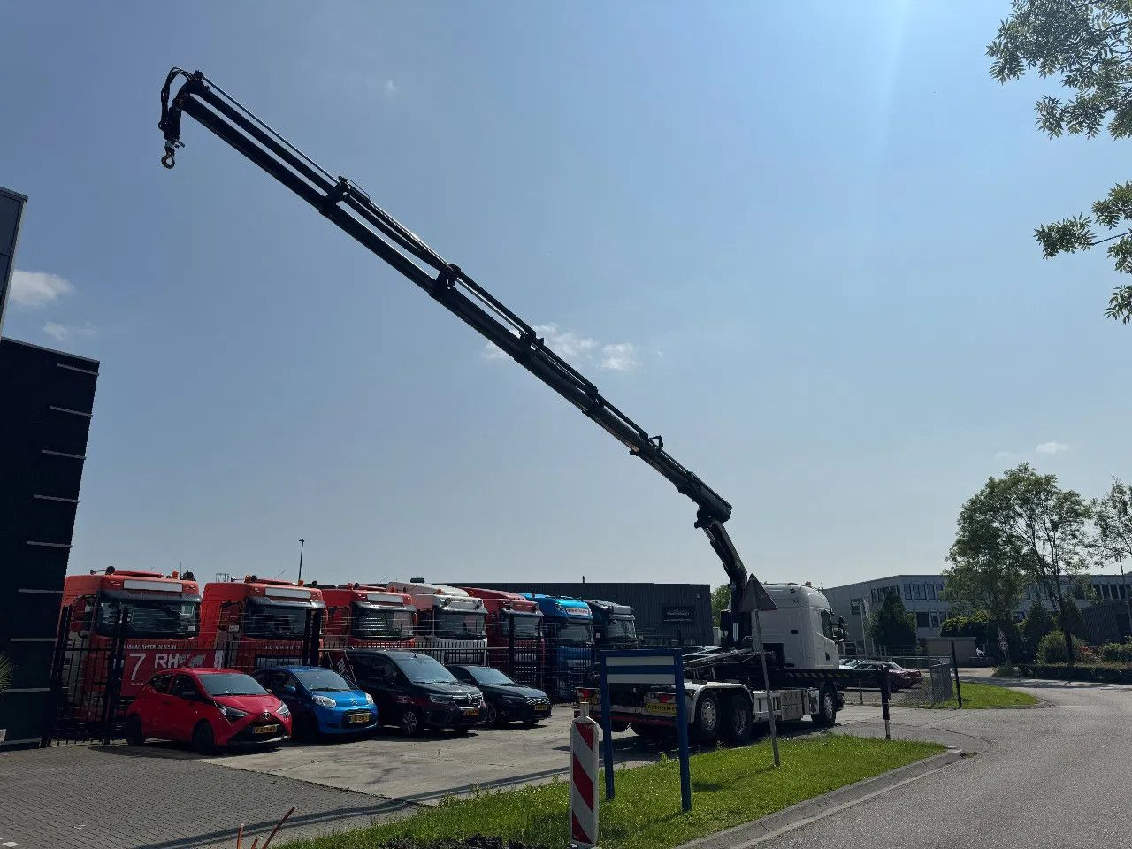 Scania R450 6X2 - EURO 6 + PALFINGER PK 32002-SH + REMO - Мултилифт с кука камион, Камион с кран: снимка 4 Scania R450 6X2 - EURO 6 + PALFINGER PK 32002-SH + REMO - Мултилифт с кука камион, Камион с кран: снимка 4