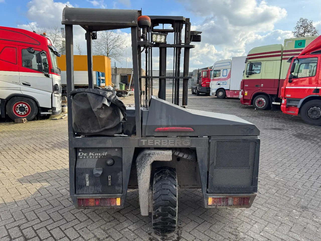 Terberg TKL-MC-3X3 - 2000KG 3,2 LIFTING HEIGHT - Мотокар за монтаж на камиони: снимка 5 Terberg TKL-MC-3X3 - 2000KG 3,2 LIFTING HEIGHT - Мотокар за монтаж на камиони: снимка 5