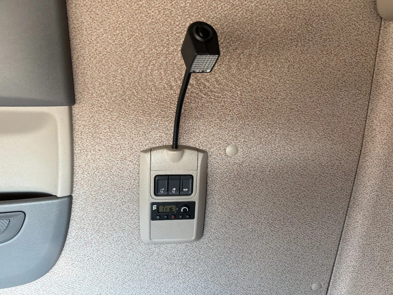 Влекач DAF XF 440 4X2 EURO 6 MEGA - ONLY 522.576 KM!: снимка 17