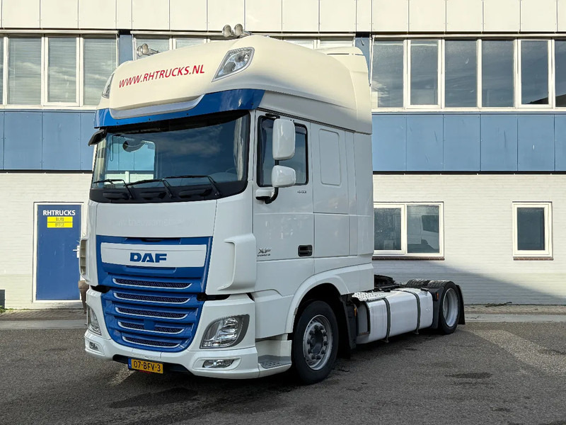 DAF XF 440 4X2 EURO 6 MEGA - ONLY 522.576 KM! - Влекач: снимка 1 DAF XF 440 4X2 EURO 6 MEGA - ONLY 522.576 KM! - Влекач: снимка 1