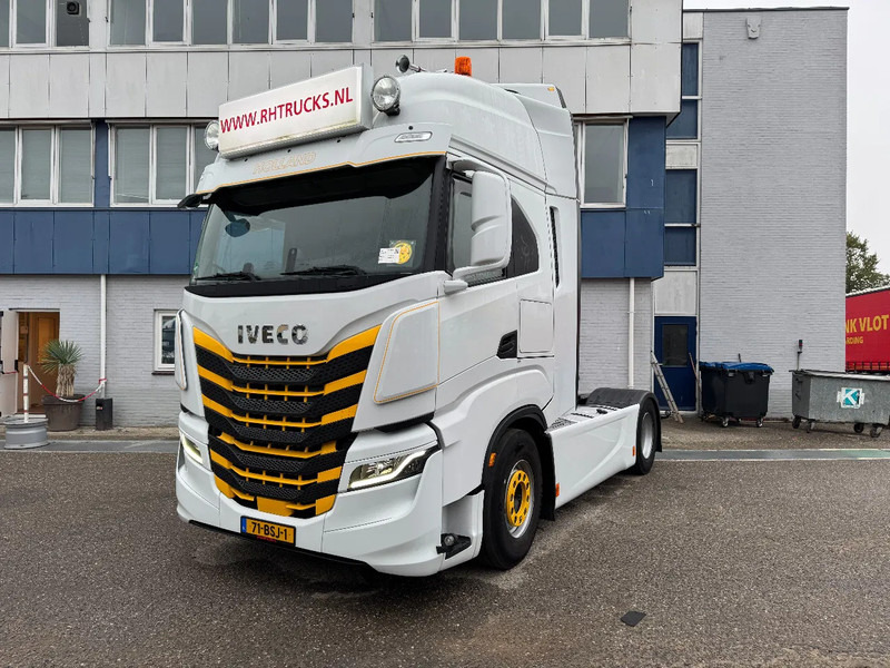 Iveco S-WAY 460 4X2 EURO 6 SKIRTS DOUBLE TANK - Влекач: снимка 1 Iveco S-WAY 460 4X2 EURO 6 SKIRTS DOUBLE TANK - Влекач: снимка 1