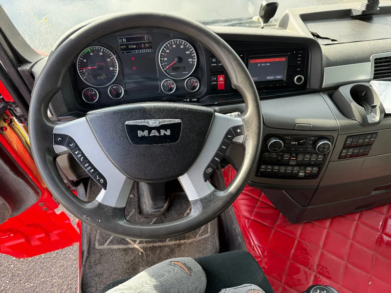 Влекач MAN TGX 41.540 8X4 170 TON+ RETARDER + PTO HYDRAULICS - ONLY 182.827 KM: снимка 19 Влекач MAN TGX 41.540 8X4 170 TON+ RETARDER + PTO HYDRAULICS - ONLY 182.827 KM: снимка 19