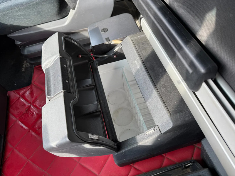 Влекач MAN TGX 41.540 8X4 170 TON+ RETARDER + PTO HYDRAULICS - ONLY 182.827 KM: снимка 15 Влекач MAN TGX 41.540 8X4 170 TON+ RETARDER + PTO HYDRAULICS - ONLY 182.827 KM: снимка 15