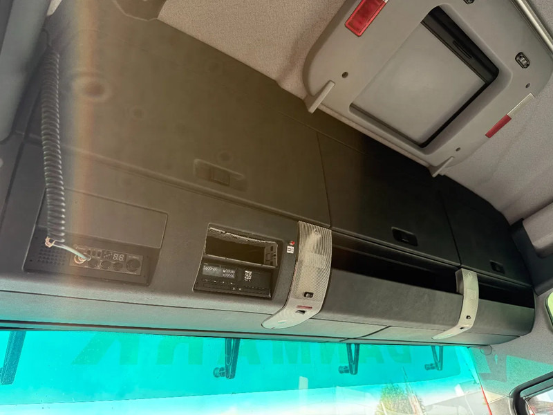 Влекач MAN TGX 41.540 8X4 170 TON+ RETARDER + PTO HYDRAULICS - ONLY 182.827 KM: снимка 17 Влекач MAN TGX 41.540 8X4 170 TON+ RETARDER + PTO HYDRAULICS - ONLY 182.827 KM: снимка 17