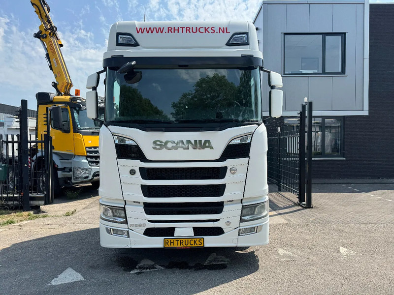 Scania R580 V8 NGS 6X4 EURO 6 RETARDER - Влекач: снимка 2 Scania R580 V8 NGS 6X4 EURO 6 RETARDER - Влекач: снимка 2