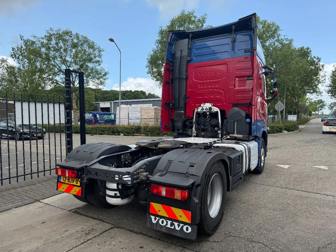 Volvo FH 420 4X2 SPOILERS STANDKLIMA EURO 6 2017 - Влекач: снимка 5 Volvo FH 420 4X2 SPOILERS STANDKLIMA EURO 6 2017 - Влекач: снимка 5