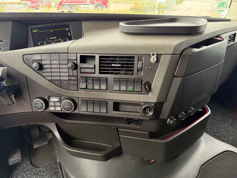 Лизинг на Volvo FH 460 4X2 EURO 6 - ADR + I-ParkCool + I-Shift Volvo FH 460 4X2 EURO 6 - ADR + I-ParkCool + I-Shift: снимка 16