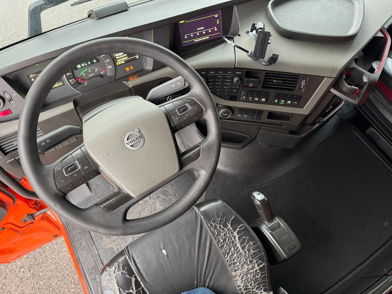 Влекач Volvo FH 460 4X2 EURO 6 KB CHASSIS SKIRTS STANDKLIMA: снимка 12 Влекач Volvo FH 460 4X2 EURO 6 KB CHASSIS SKIRTS STANDKLIMA: снимка 12