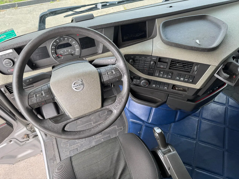 Влекач Volvo FH 460 6X2 PALFINGER 2300 + REMOTE CONTROL: снимка 13 Влекач Volvo FH 460 6X2 PALFINGER 2300 + REMOTE CONTROL: снимка 13